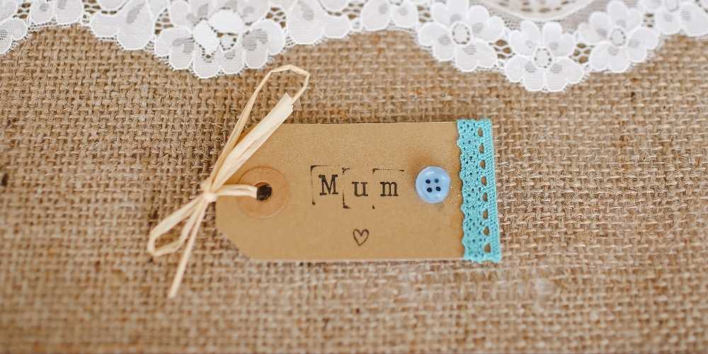 Mothersday tag on a table 
